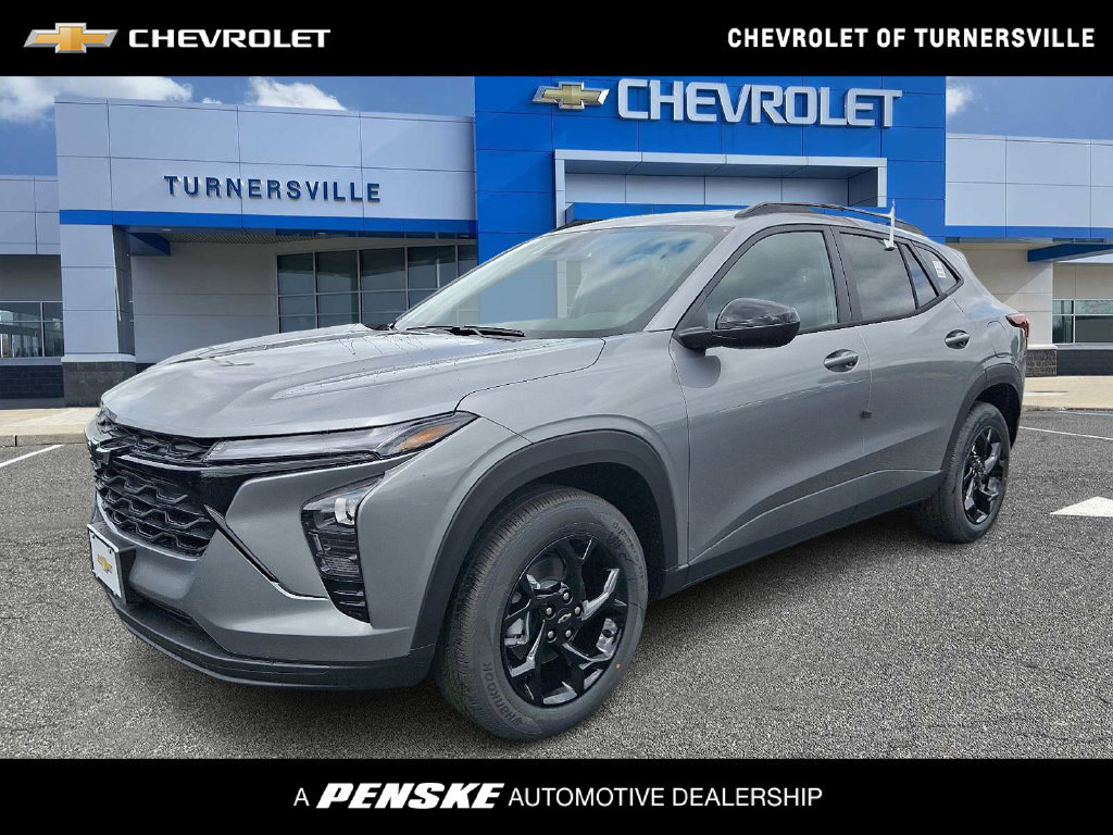 New 2026 Chevrolet Trax LT w/ Sunroof Package FWD image 1