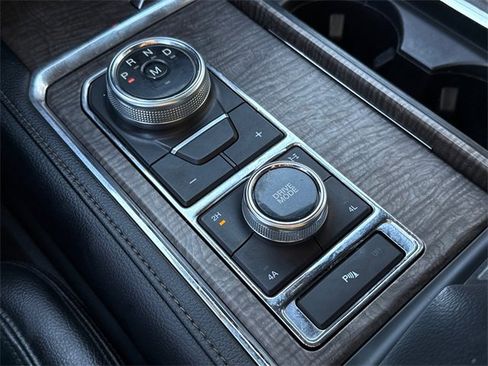 Used 2018 Ford Expedition Limited image 28