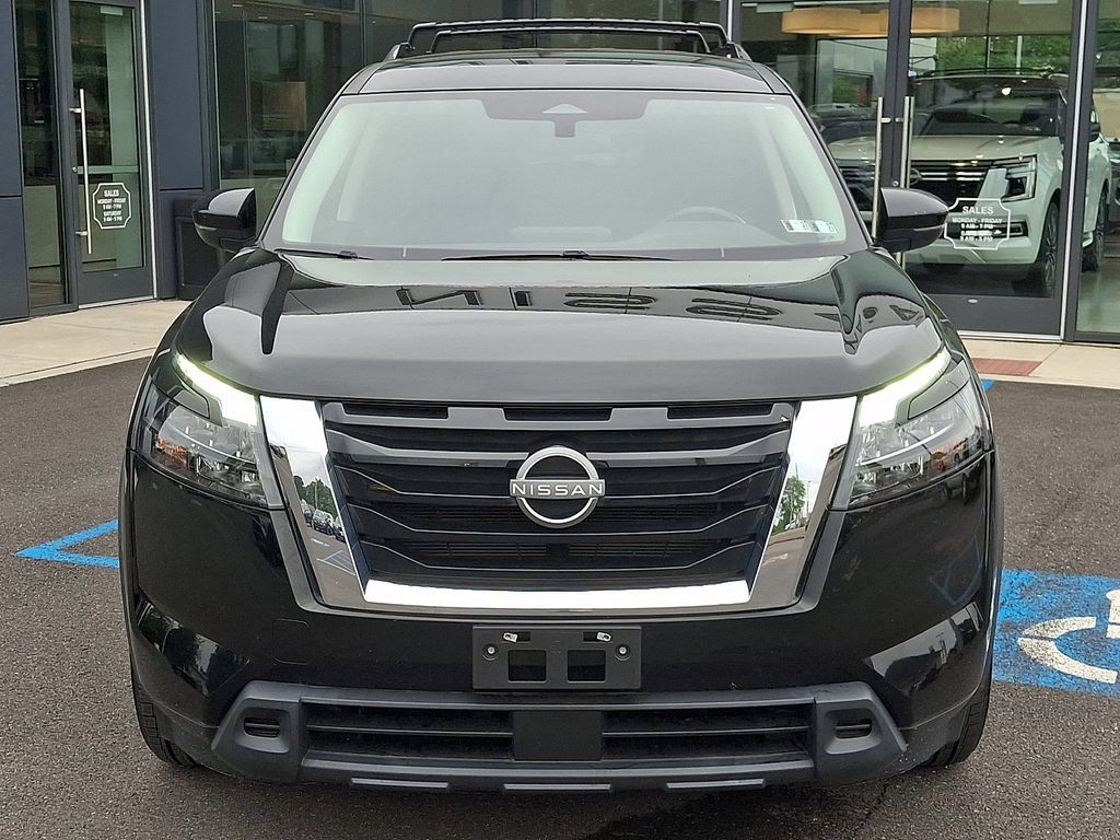 Used 2024 Nissan Pathfinder SV AWD/4WD image 5