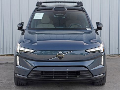 Used 2025 Volvo EX90 Ultra image 46