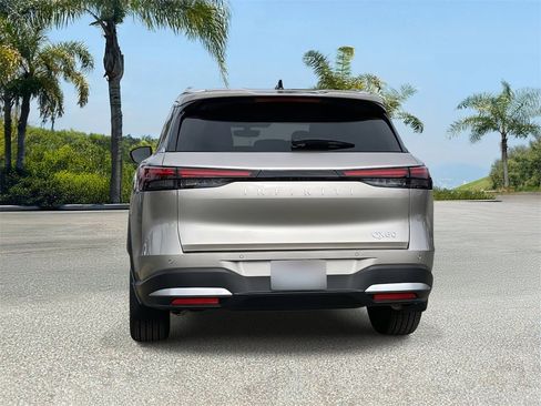 Certified 2026 INFINITI QX60 Luxe w/ Family Package image 3