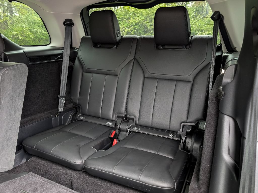 Used 2020 Land Rover Discovery Landmark AWD/4WD image 13