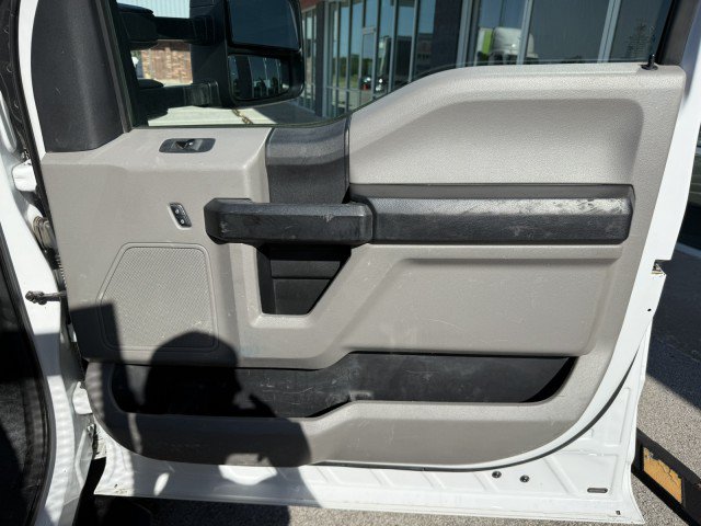 Used 2018 Ford F550 4x4 Regular Cab Super Duty image 17