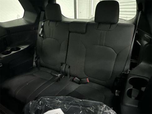 New 2025 Honda Pilot Sport image 24