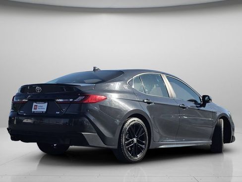 Used 2025 Toyota Camry SE FWD image 23