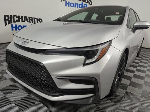Used 2024 Toyota Corolla SE FWD image 1