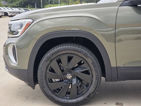 New 2026 Volkswagen Atlas SE FWD image 4