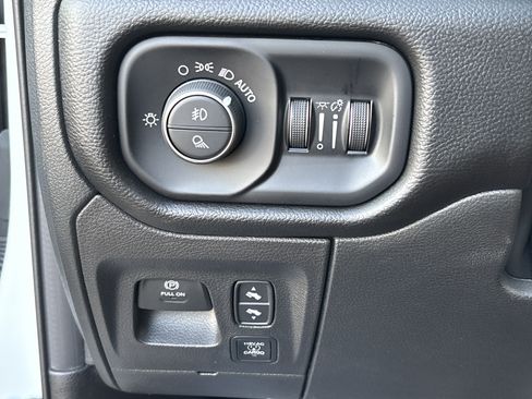 Used 2025 RAM 1500 Big Horn AWD/4WD image 33