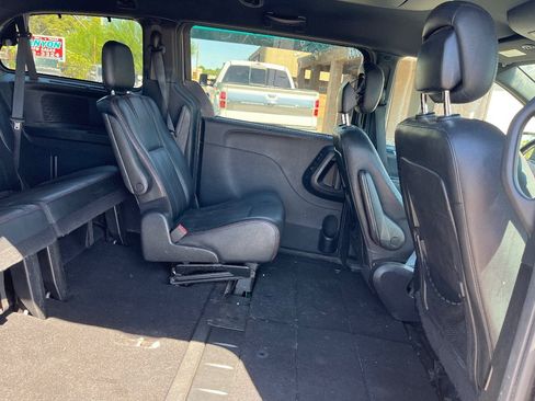 Used 2016 Dodge Grand Caravan R/T w/ Driver Convenience Group FWD image 13