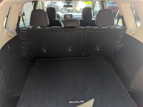 Used 2024 Nissan Rogue SV FWD image 14
