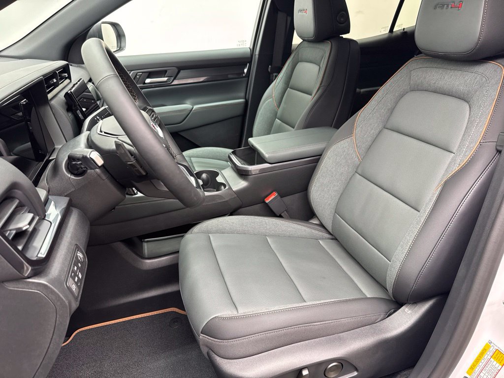 New 2027 GMC Terrain AT4 w/ Convenience Package III AWD/4WD image 8