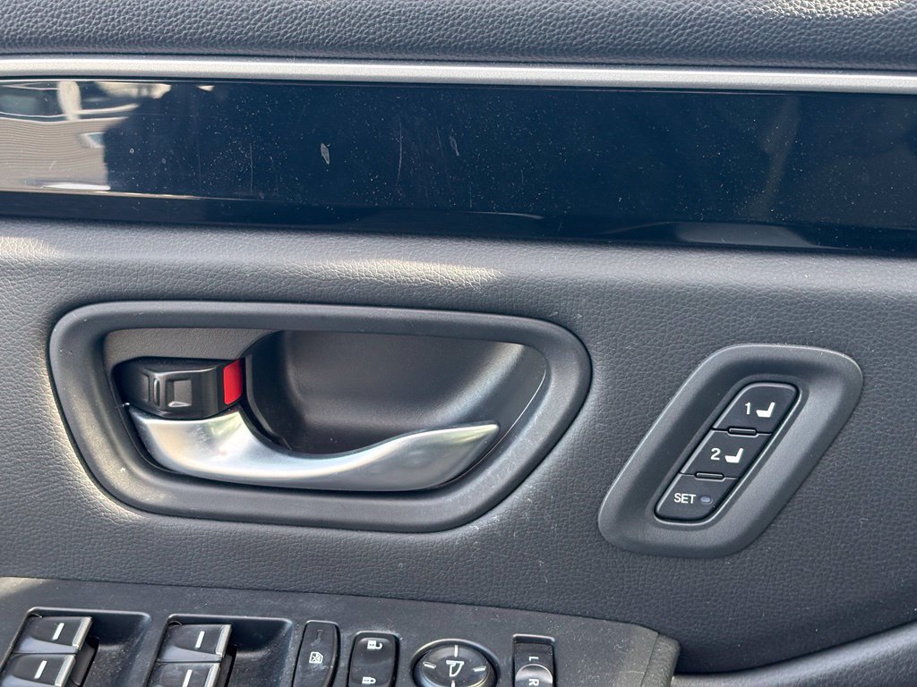 Used 2025 Honda Pilot EX-L image 8