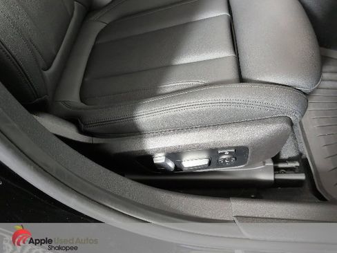 Used 2020 BMW 330i xDrive Sedan w/ M Sport Package image 40