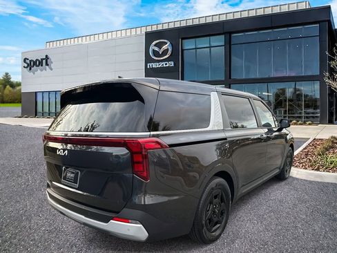 Used 2026 Kia Carnival image 3