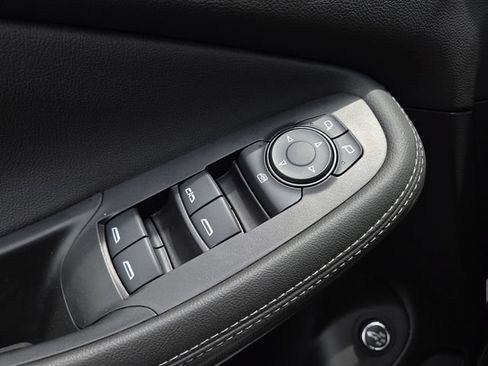 Used 2023 Buick Encore GX Select w/ Sport Touring Package FWD image 9