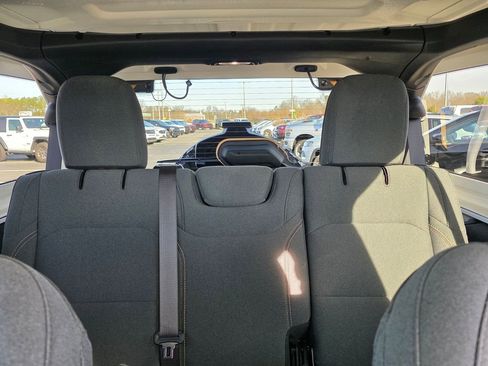 Used 2024 Jeep Wrangler Willys image 31