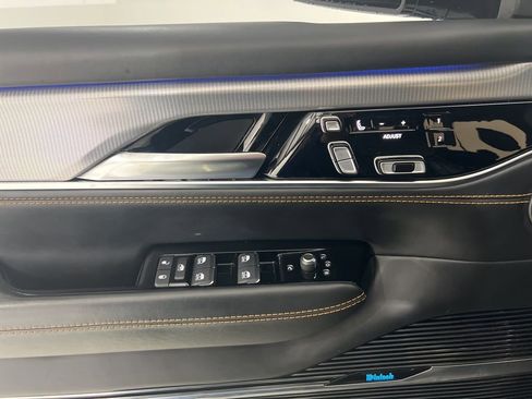 Used 2023 Jeep Grand Wagoneer Series III image 22