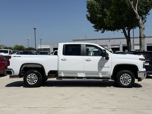 Used 2025 Chevrolet Silverado 2500 LT w/ Convenience Package AWD/4WD image 3