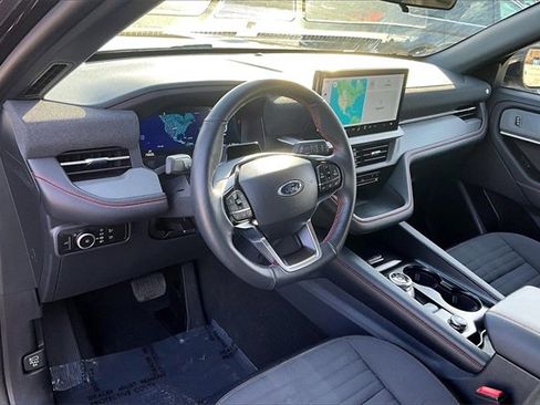 Used 2025 Ford Explorer ST-Line w/ ST-Line Street Pack image 13