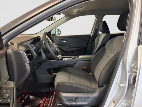 Used 2022 Nissan Rogue SV AWD/4WD image 12