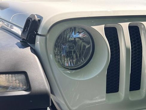 Used 2022 Jeep Wrangler Unlimited Sport AWD/4WD image 9