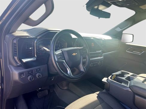 Used 2023 Chevrolet Silverado 1500 LT image 9