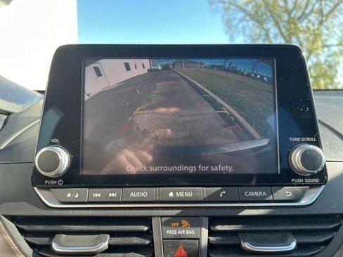 Used 2024 Nissan Altima 2.5 SV image 24