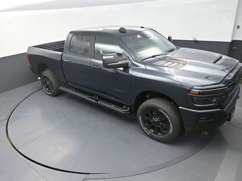 New 2026 RAM 2500 Laramie AWD/4WD image 11