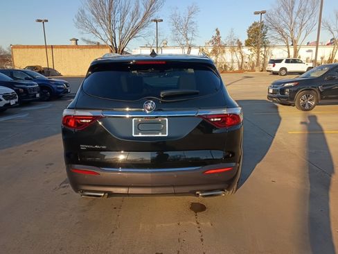 Used 2024 Buick Enclave Premium image 10