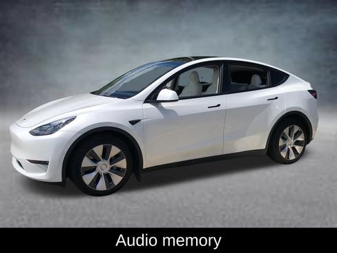Used 2022 Tesla Model Y Long Range AWD/4WD image 6