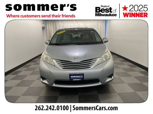 Used 2015 Toyota Sienna LE FWD image 8