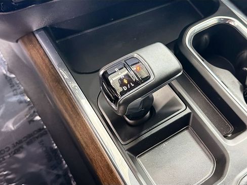 Used 2023 Chevrolet Silverado 1500 High Country w/ High Country Premium Package AWD/4WD image 19