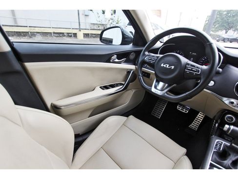 Certified 2023 Kia Stinger GT-Line w/ Sun & Sound Package AWD/4WD image 11