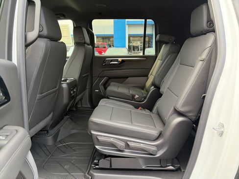 New 2026 Chevrolet Suburban LT w/ Comfort Package AWD/4WD image 28