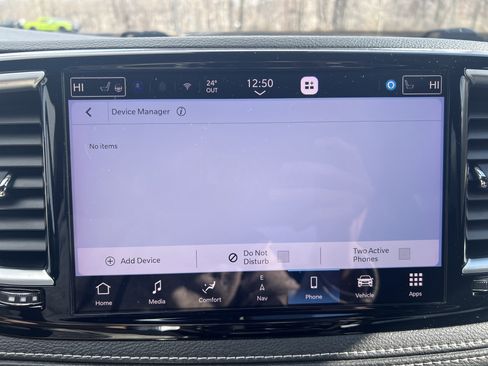 Used 2023 Chrysler Pacifica Limited w/ Uconnect Theater Family Group image 18