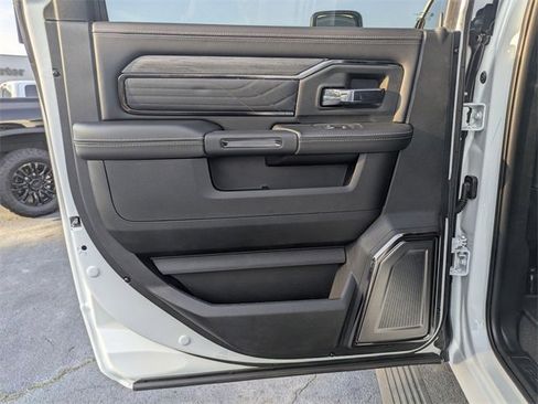 New 2025 RAM 3500 Limited image 28