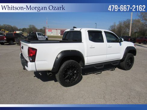 Used 2022 Toyota Tacoma SR image 15