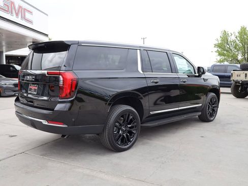 New 2026 GMC Yukon XL Elevation image 6
