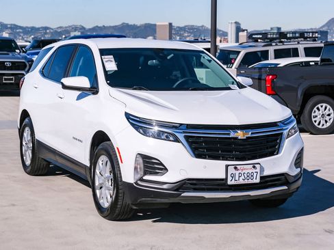 Used 2024 Chevrolet Equinox LT AWD/4WD image 3