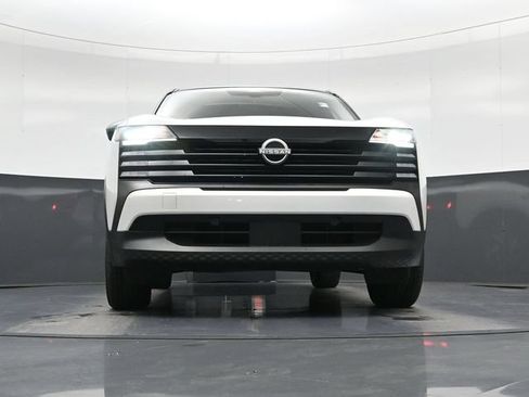 Used 2025 Nissan Kicks SV FWD image 17