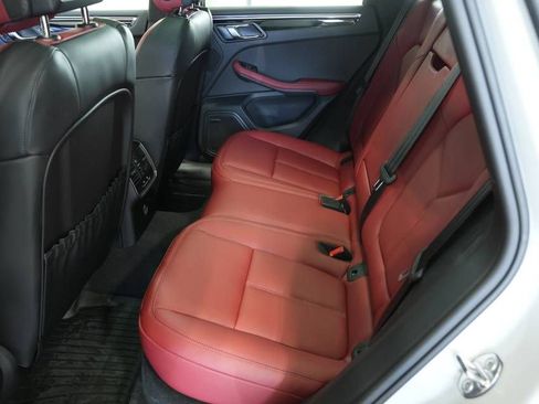 Certified 2025 Porsche Macan image 27