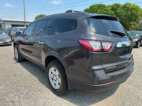 Used 2017 Chevrolet Traverse LS image 4