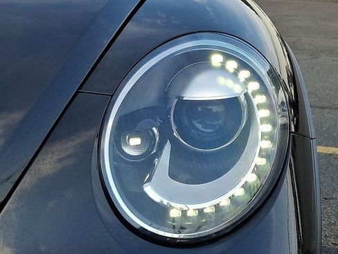 Used 2017 Volkswagen Beetle 1.8T Dune FWD image 9
