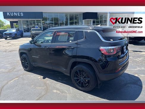 Used 2018 Jeep Compass Limited w/ Navigation Group AWD/4WD image 13