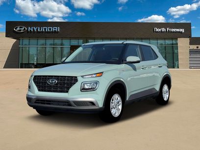 New 2025 Hyundai Venue SE