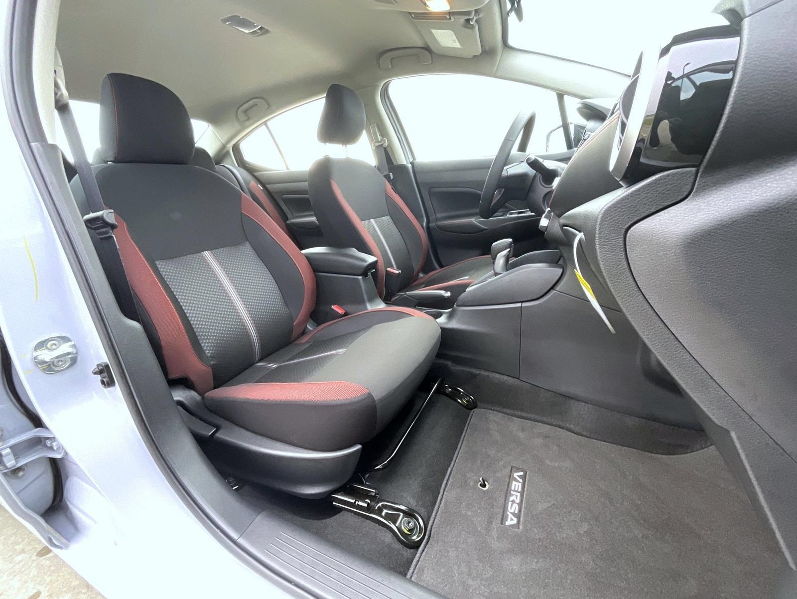 Certified 2025 Nissan Versa SR w/ Trunk Package FWD image 16