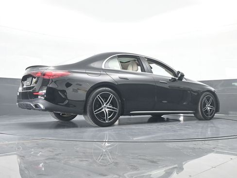 Used 2025 Mercedes-Benz E 350 4MATIC Sedan image 65