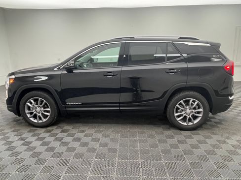 Used 2024 GMC Terrain SLT w/ Infotainment Package II AWD/4WD image 13