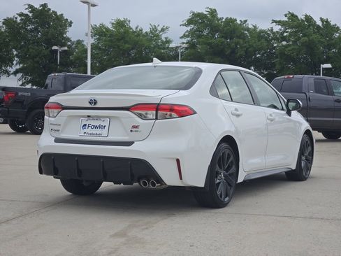 Certified 2025 Toyota Corolla SE w/ SE Premium Package FWD image 7