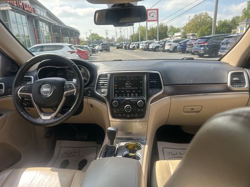 Used 2016 Jeep Grand Cherokee Limited AWD/4WD image 13